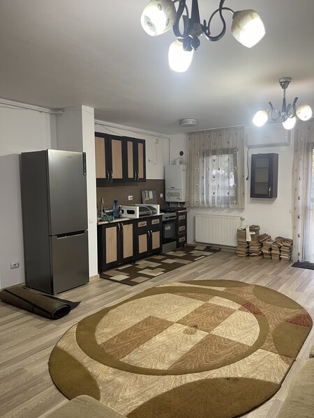 Prelungirea Ghencea, Margelelor, apartament si curte parter.