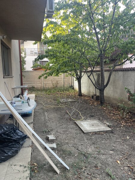 Prelungirea Ghencea, Margelelor, apartament si curte parter.